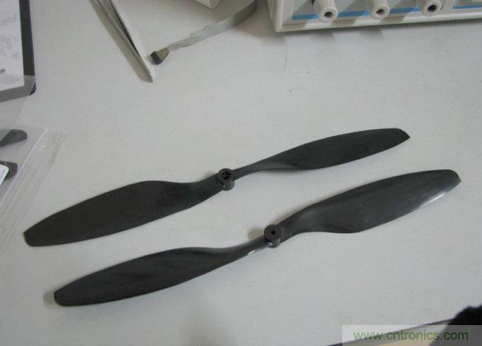 無人機 DIY 製作全過程，酷得不要不要的！