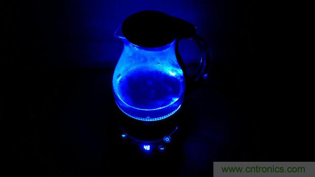 新的智能養生之道，從一個易叮雲智能水壺開始