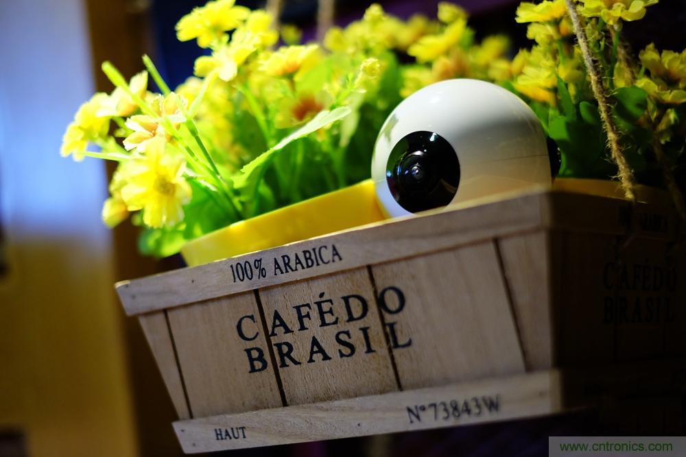 造型神似BB8，讓照片翻滾起來&mdash;&mdash;暴風魔眼