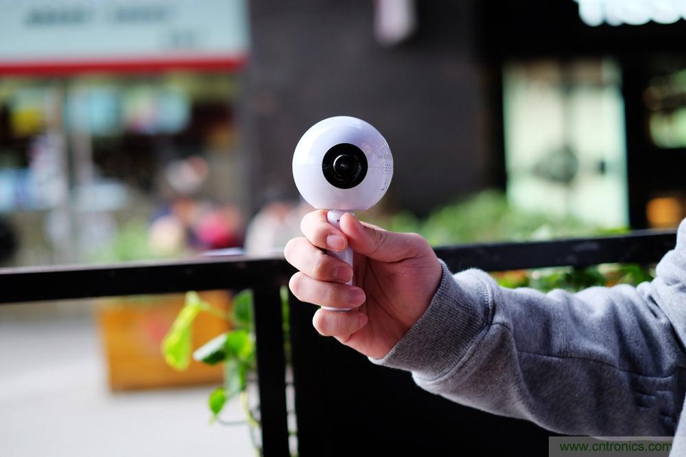 造型神似BB8，讓照片翻滾起來&mdash;&mdash;暴風魔眼