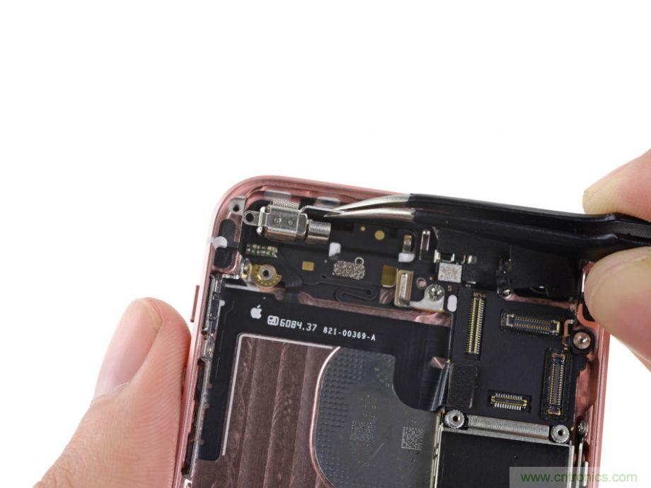 有什麼地方沒有變？iPhone SE真機拆解