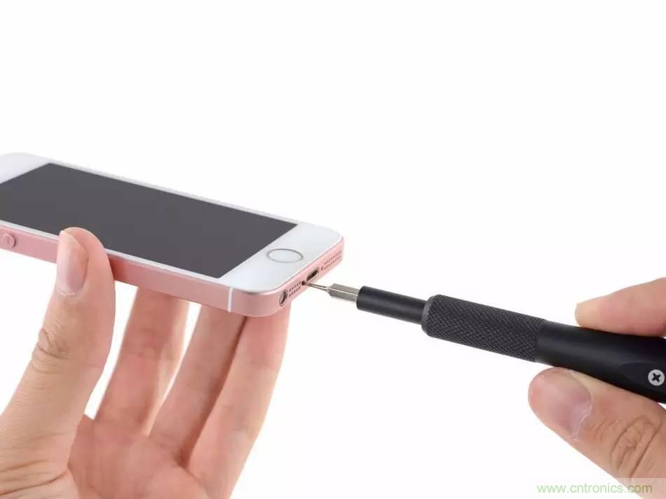 有什麼地方沒有變？iPhone SE真機拆解