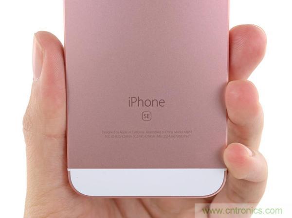 有什麼地方沒有變？iPhone SE真機拆解