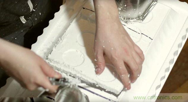 夏天太熱空調太貴？六步低成本DIY冷氣