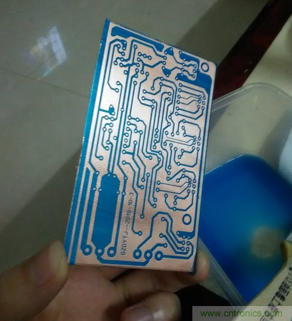 嚐試了四次PCB製作， 最後一發算是成功了