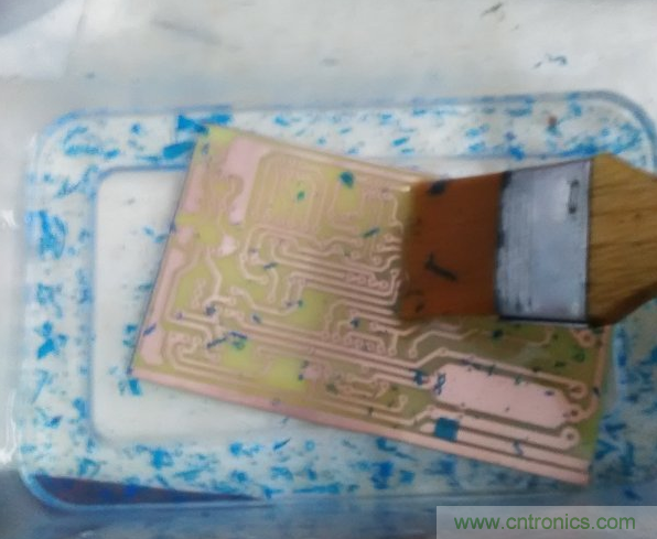 嚐試了四次PCB製作， 最後一發算是成功了