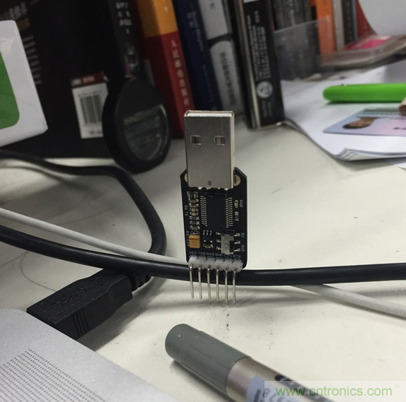 瘋狂技術男DIY了一個輝光時鍾