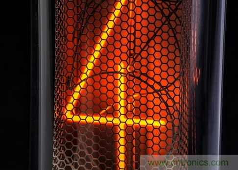 瘋狂技術男DIY了一個輝光時鍾