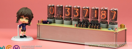 瘋狂技術男DIY了一個輝光時鍾