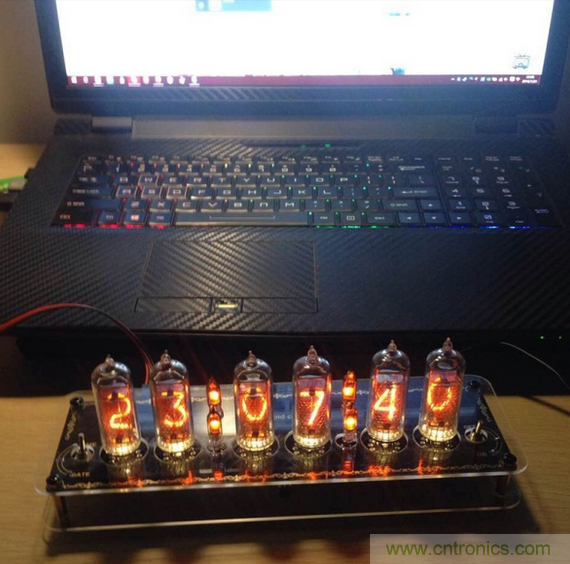 瘋狂技術男DIY了一個輝光時鍾