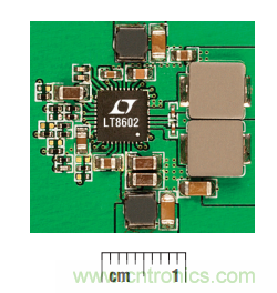 在汽車電子係統中如何選擇多通道同步降壓轉換器？