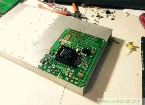 想看大牛是如何DIY射頻功放的嗎？