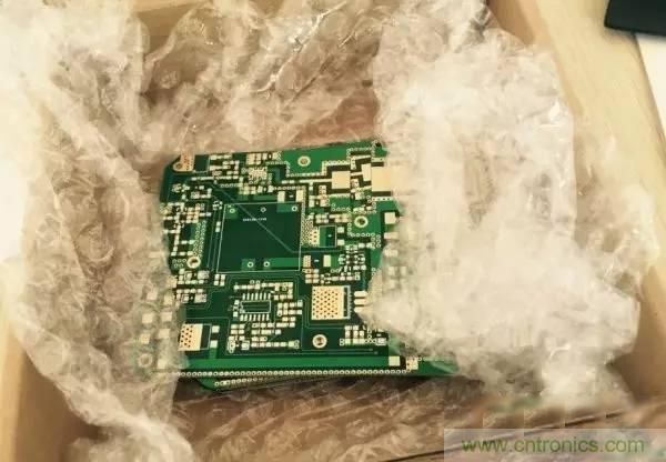 想看大牛是如何DIY射頻功放的嗎？