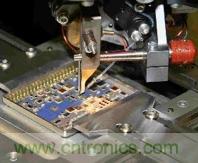 集成電路芯片電極如何引出來？