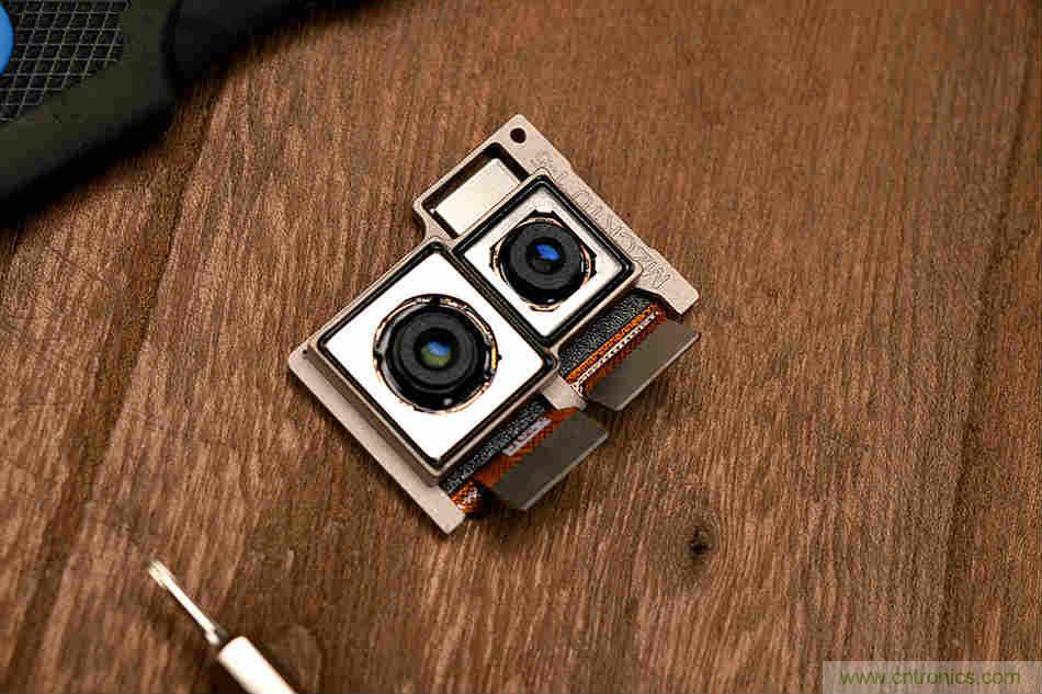 拆解魅族15 Plus：玩轉了新概念，但其工藝究竟如何？