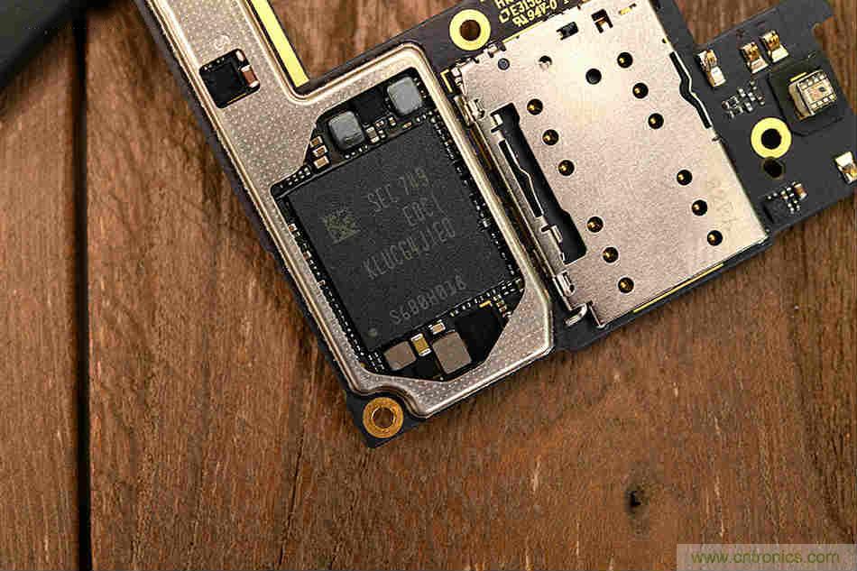 拆解魅族15 Plus：玩轉了新概念，但其工藝究竟如何？