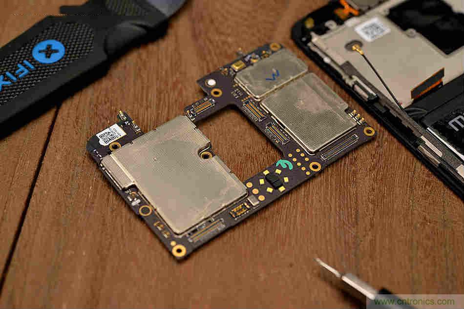 拆解魅族15 Plus：玩轉了新概念，但其工藝究竟如何？