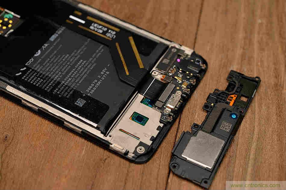 拆解魅族15 Plus：玩轉了新概念，但其工藝究竟如何？