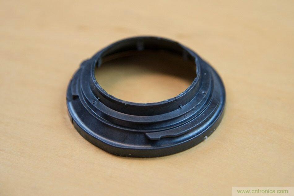 拆解戴森吹風機：近三千元的價格貴在哪？