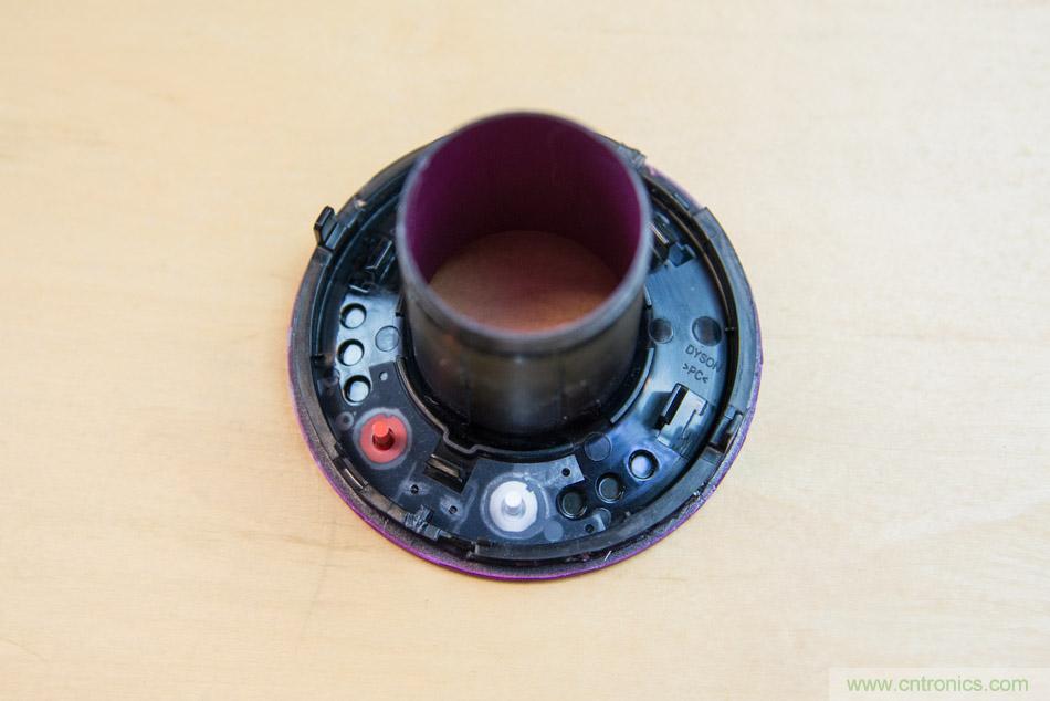 拆解戴森吹風機：近三千元的價格貴在哪？