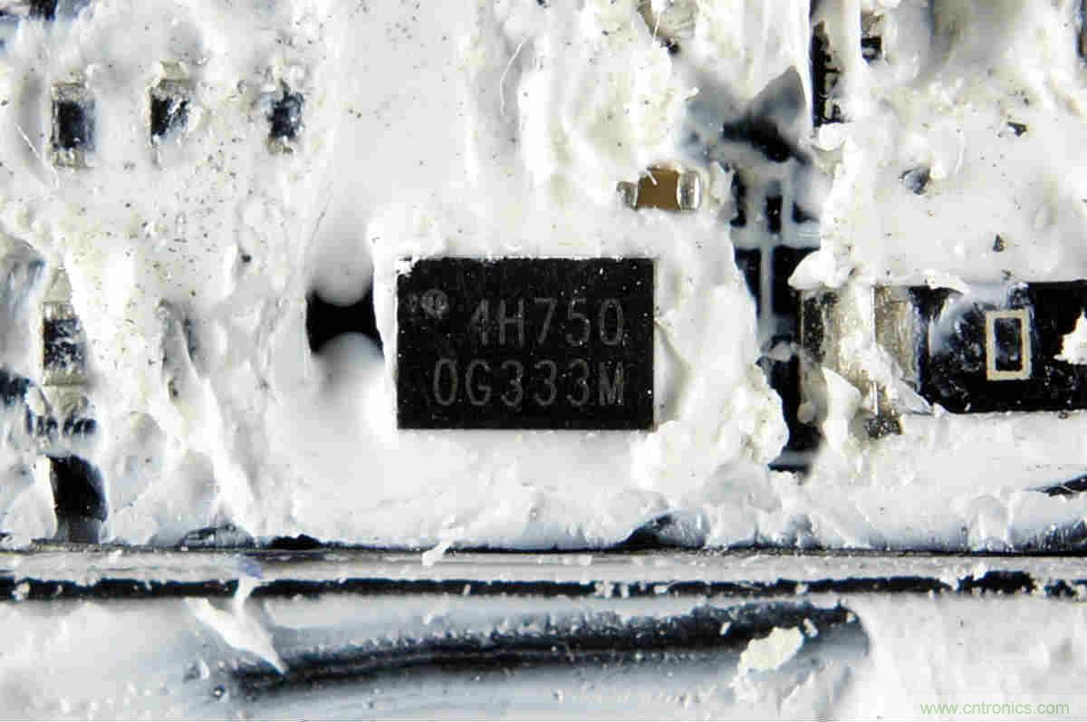 拆解對比：係出同門，小米、紫米無線充電器的差別有多大？