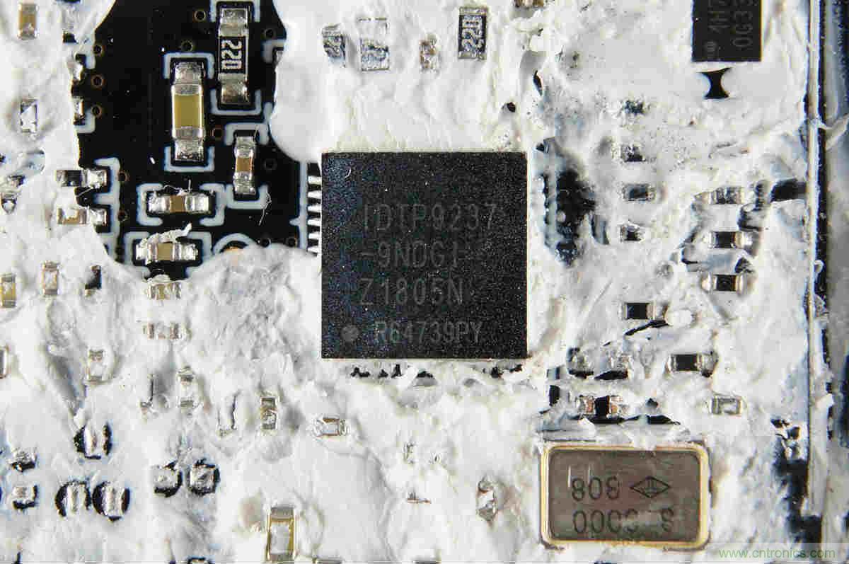 拆解對比：係出同門，小米、紫米無線充電器的差別有多大？