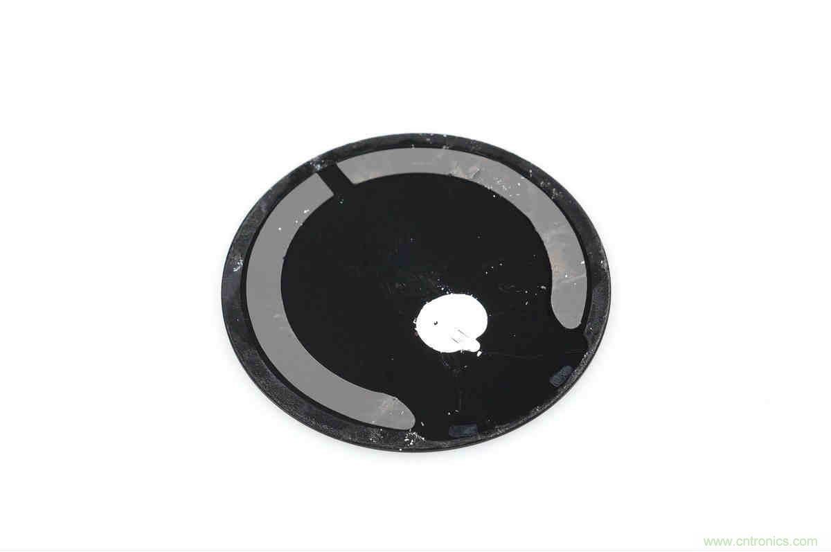 拆解對比：係出同門，小米、紫米無線充電器的差別有多大？