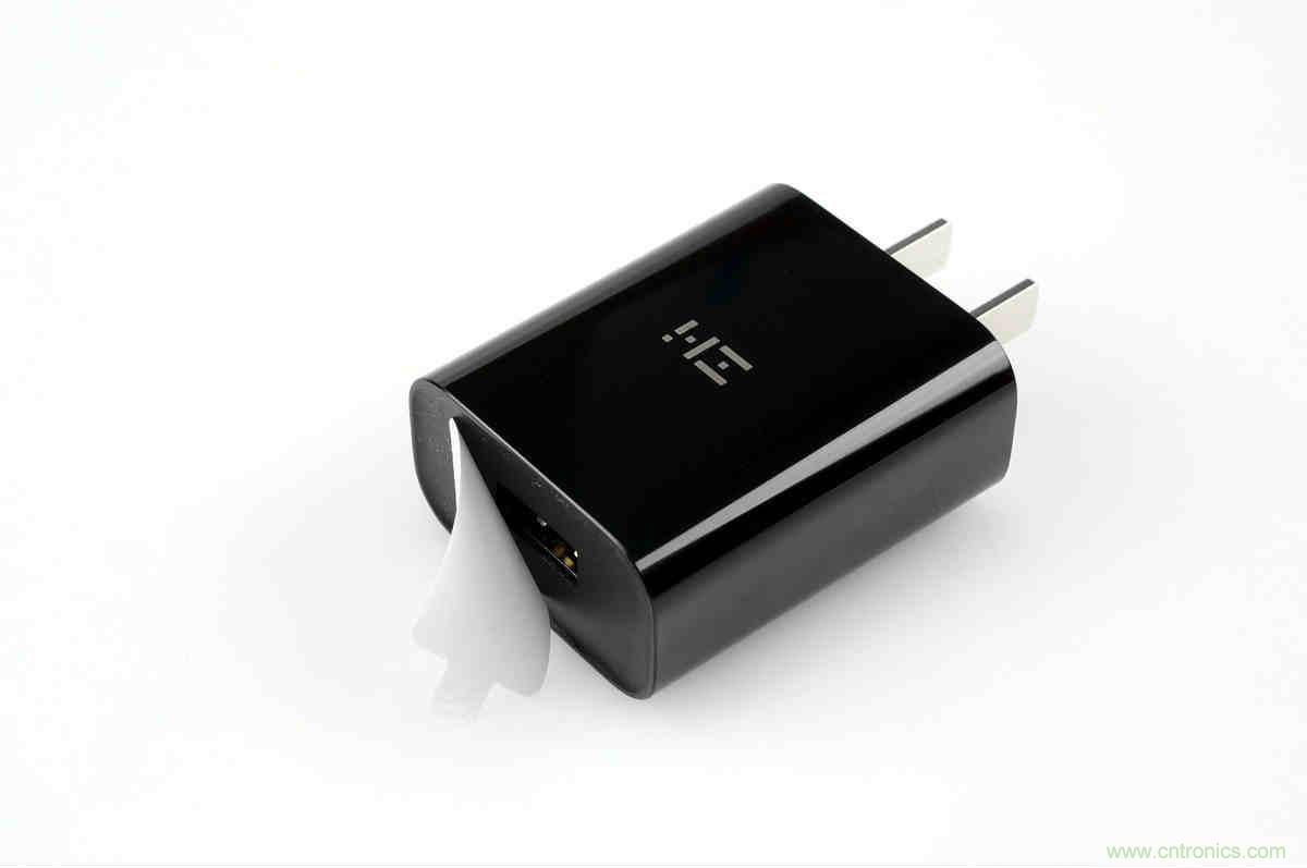 拆解對比：係出同門，小米、紫米無線充電器的差別有多大？