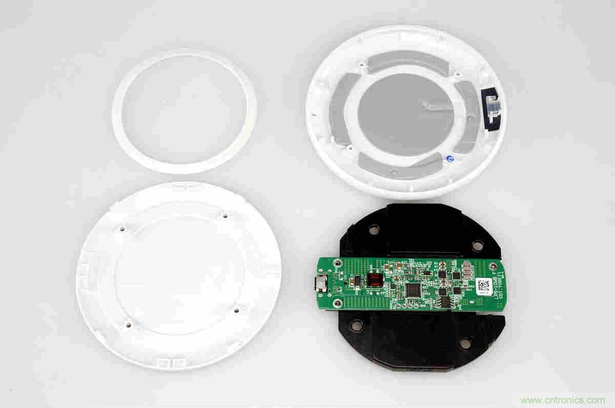 拆解對比：係出同門，小米、紫米無線充電器的差別有多大？