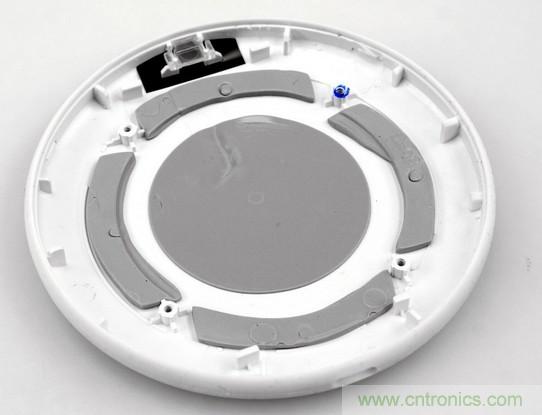 拆解對比：係出同門，小米、紫米無線充電器的差別有多大？