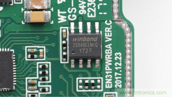 拆解華為保時捷設計快充無線充電器：憑啥能賣699？