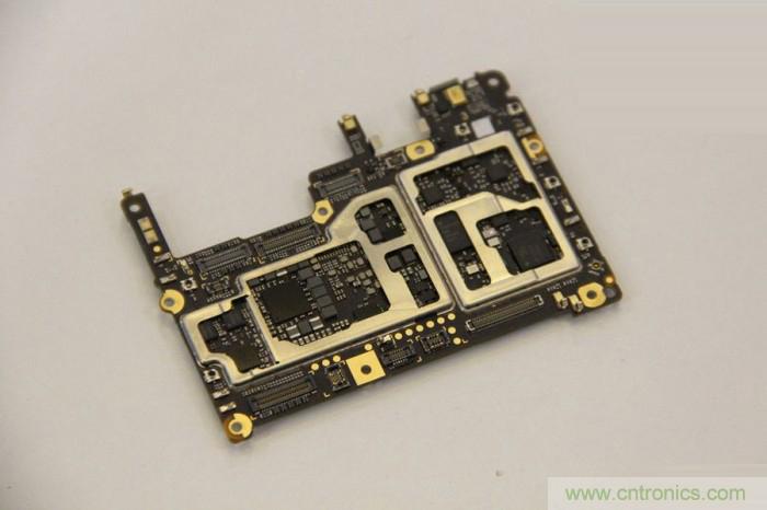 堅果R1拆解：內部設計究竟如何？