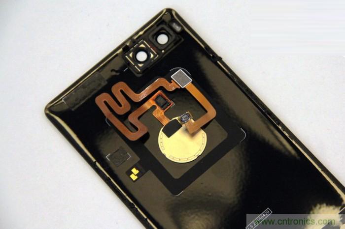 堅果R1拆解：內部設計究竟如何？