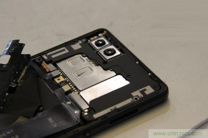 堅果R1拆解：內部設計究竟如何？