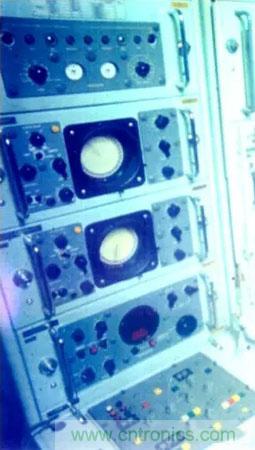 瞬時測頻技術五十年發展曆程