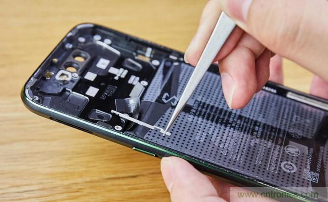 拆解黑鯊手機：多級直觸一體式液冷係統有什麼門道？