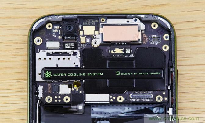 拆解黑鯊手機：多級直觸一體式液冷係統有什麼門道？
