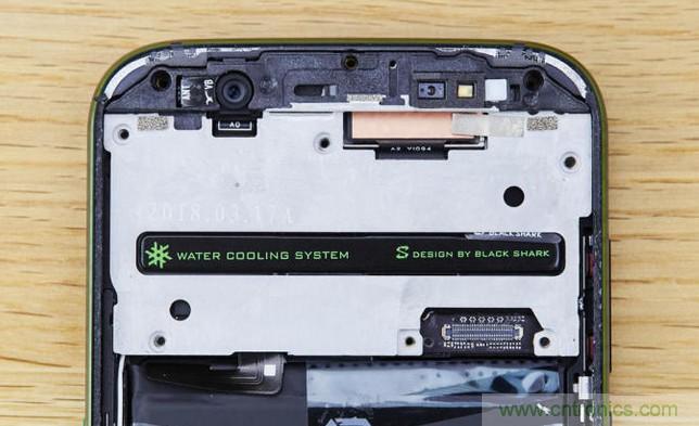 拆解黑鯊手機：多級直觸一體式液冷係統有什麼門道？