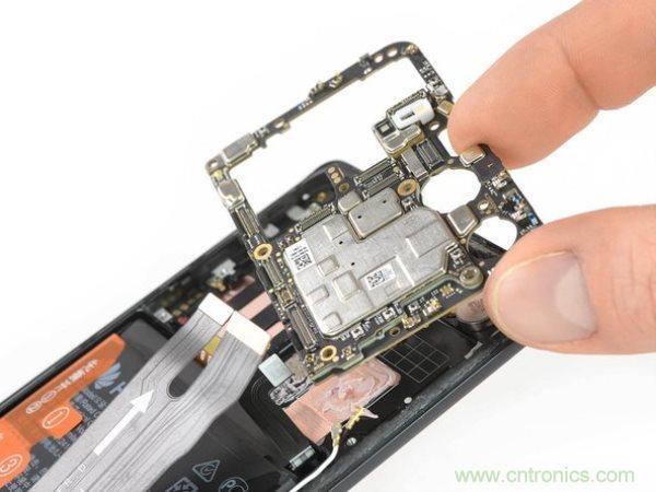 深度拆解能拍清月亮的手機&mdash;P30 