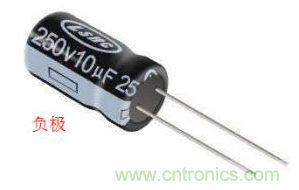 電容的尺寸、耐壓值、方向，這些參數該如何選擇？