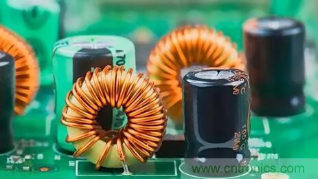 為何共模電感的漏感能濾除差模信號？​