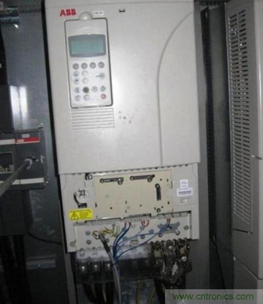 變頻器的輸出頻率調高，那麼輸出電壓將如何提高？