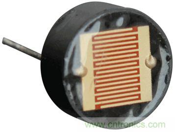 你有沒有試過用儀表放大器測量兩個光源的相對強度？