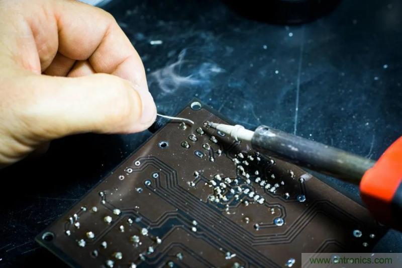 如何引腳接地十字焊盤，過孔完全接地?