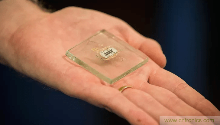 集成電路是如何被發明的？