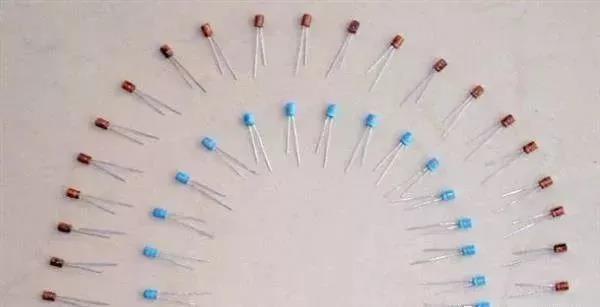 為什麼鋁電解電容不能承受反向電壓？