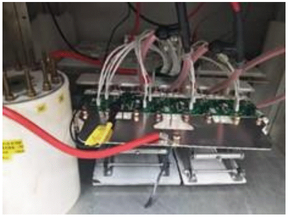 比較兩種並聯驅動方式對功率回路耦合特性分析