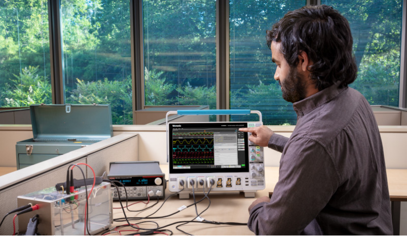 MSO 4B 示波器為工程師帶來更多台式功率分析工具
